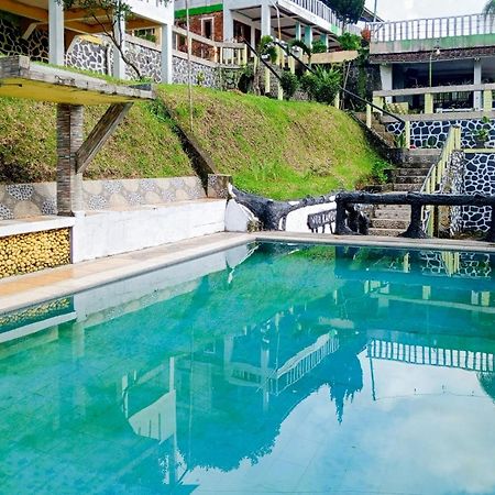 Villa Kampus Near Taman Safari Cisarua Puncak Redpartner Богор Екстериор снимка