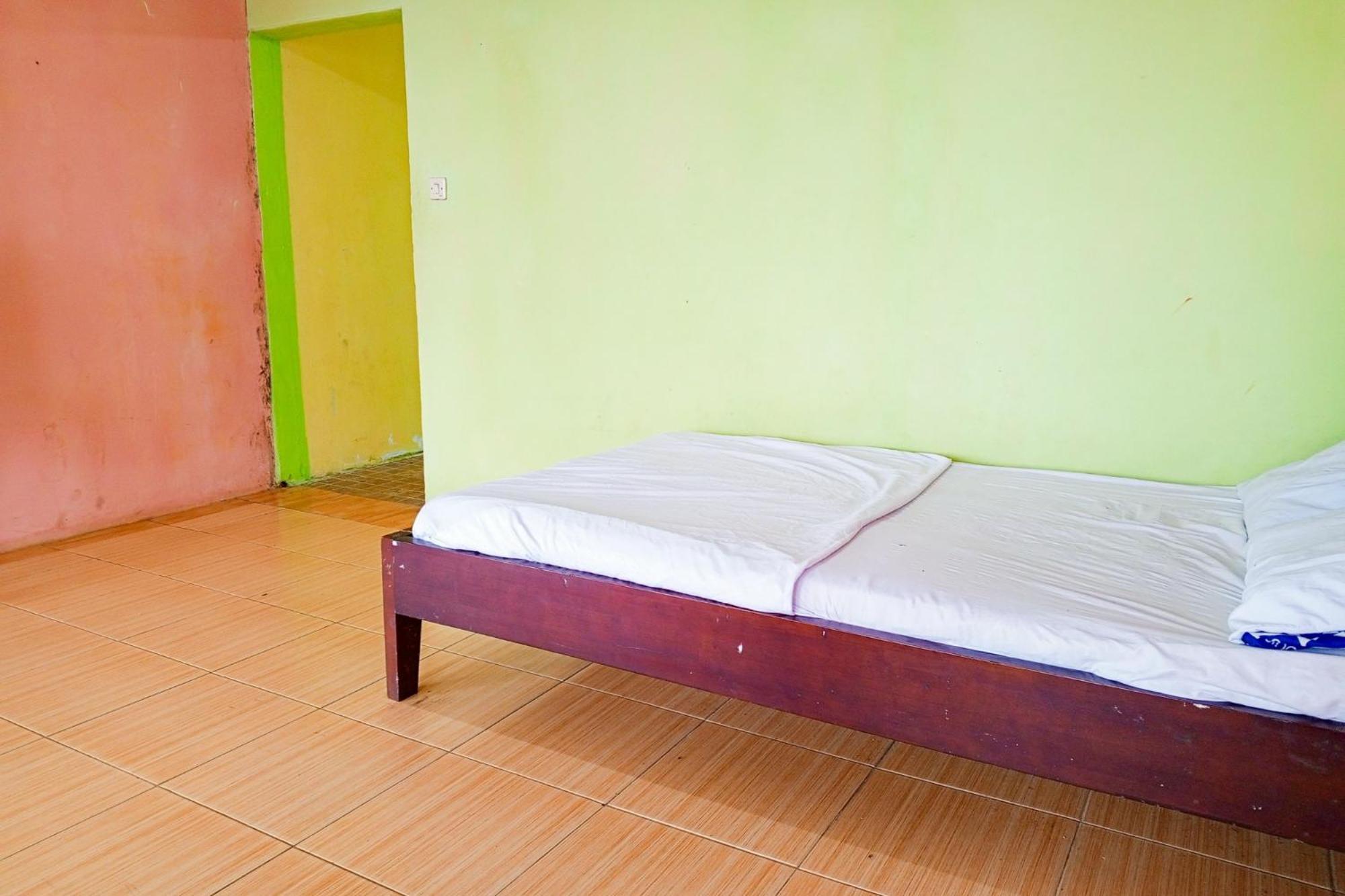 Villa Kampus Near Taman Safari Cisarua Puncak Redpartner Богор Екстериор снимка