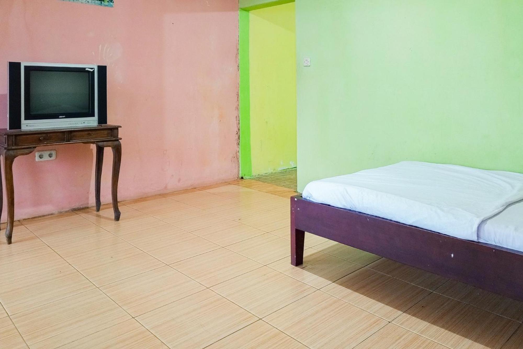 Villa Kampus Near Taman Safari Cisarua Puncak Redpartner Богор Екстериор снимка