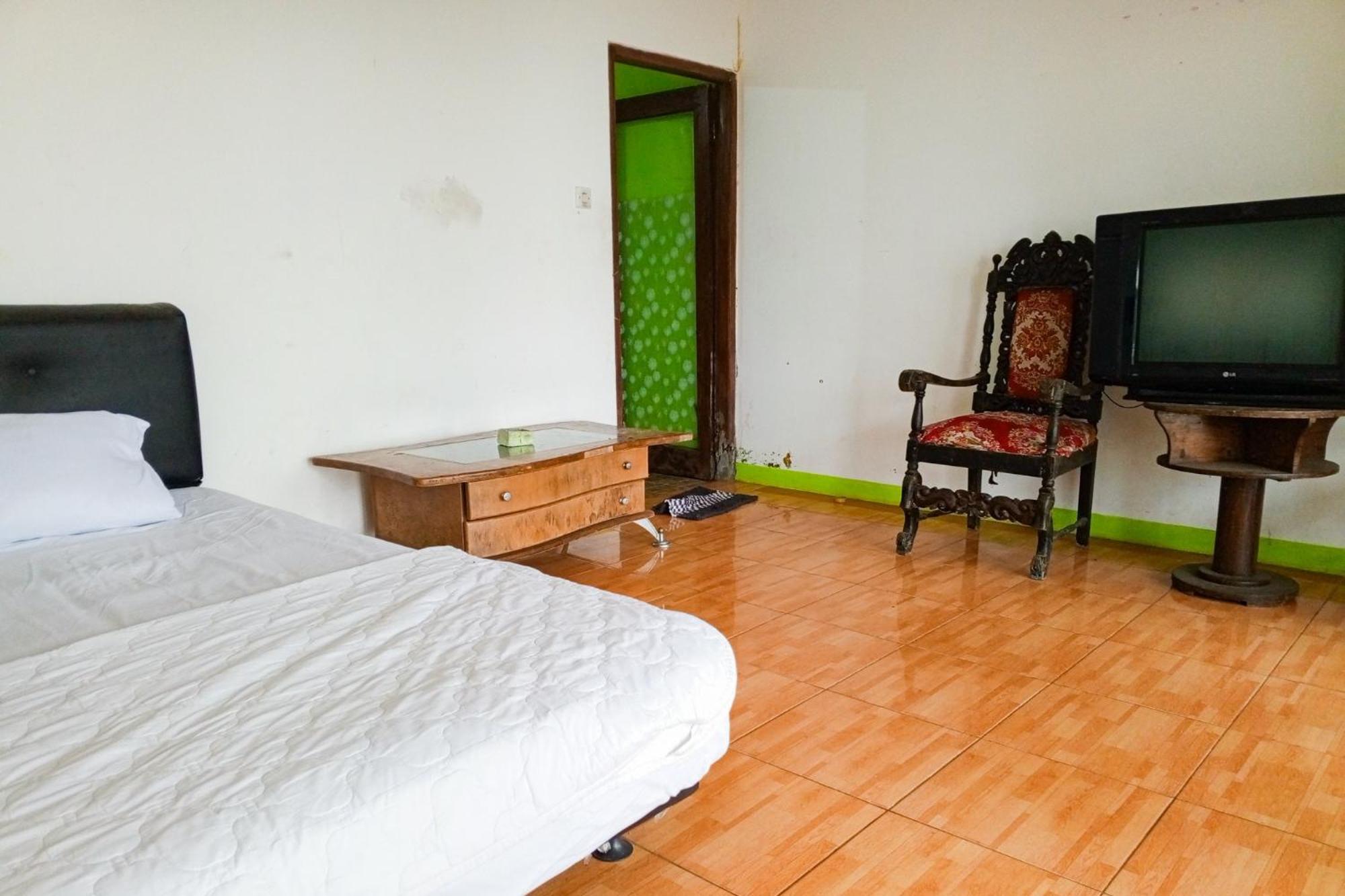 Villa Kampus Near Taman Safari Cisarua Puncak Redpartner Богор Екстериор снимка