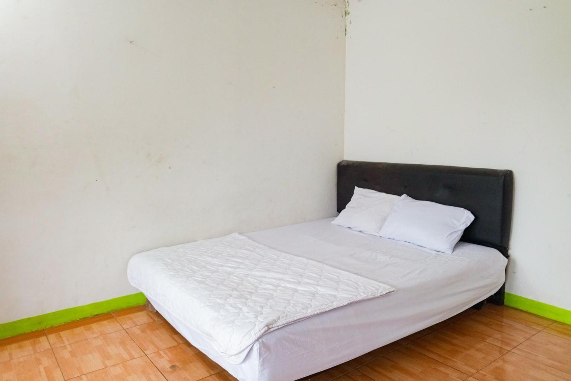 Villa Kampus Near Taman Safari Cisarua Puncak Redpartner Богор Екстериор снимка
