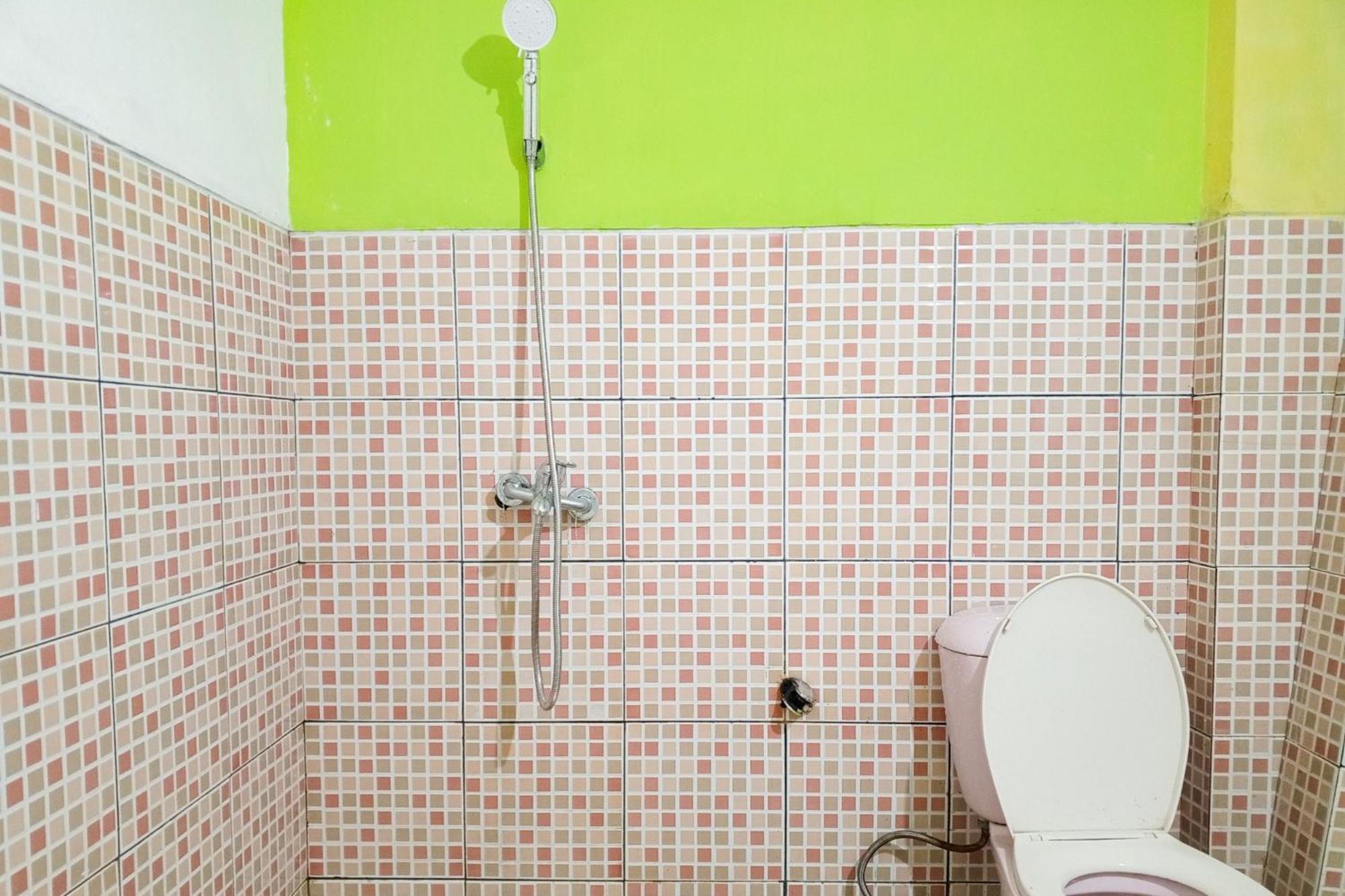 Villa Kampus Near Taman Safari Cisarua Puncak Redpartner Богор Екстериор снимка
